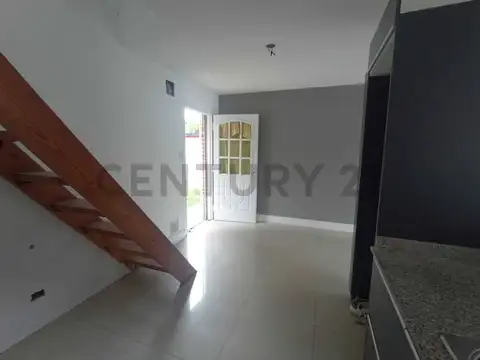 Casa en Alquiler con 1 cochera