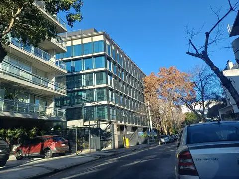 Oficina en Alquiler con 5 cocheras