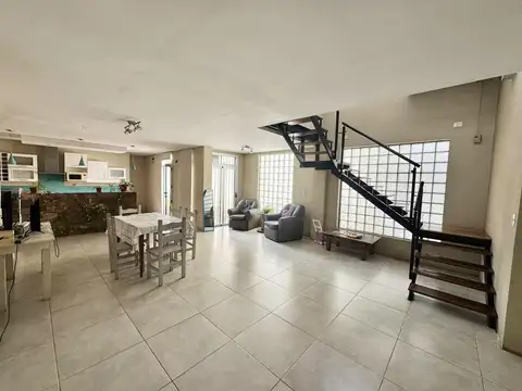 Casa en Venta en Castelar Sur, USD 190.000