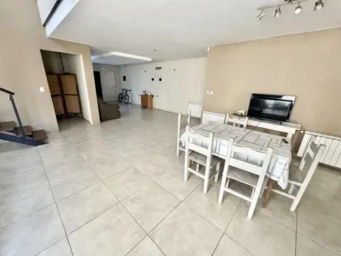 Aristóbulo Del Valle 800