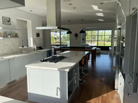 Casa en Venta en Estancias Del Pilar, USD 1.400.000