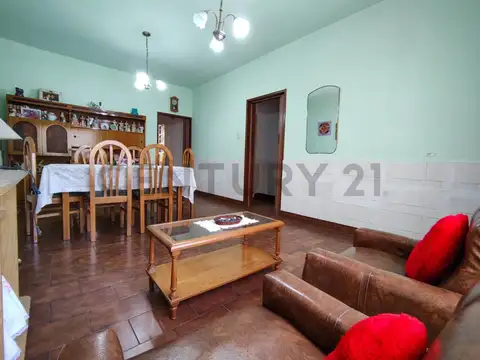 VENTA CASA EN BLOCK 6 AMBIENTES - MERLO