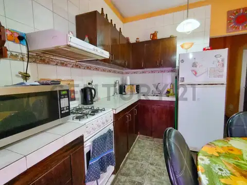 VENTA CASA EN BLOCK 6 AMBIENTES - MERLO