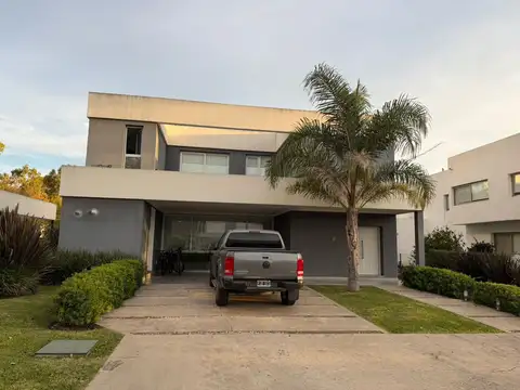 Casa en Alquiler de 3 dormitorios