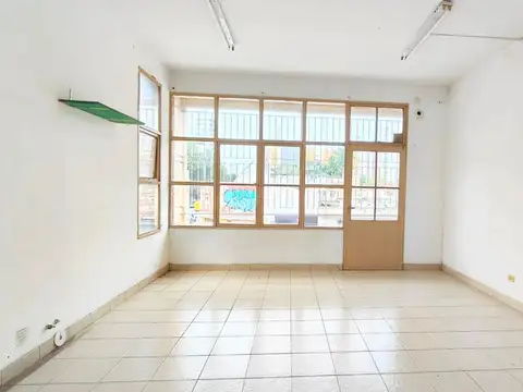 VENTA DE OFICINA, EXCELENTE UBICACION