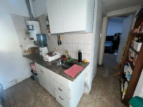 CASA EN VENTA EN FUNES DE 1 DORMITORIO CON COCHERA