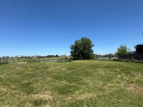 Terreno en Venta de 893,0 m2