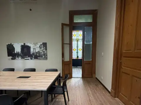 Oficina 5 ambientes con 2 baños