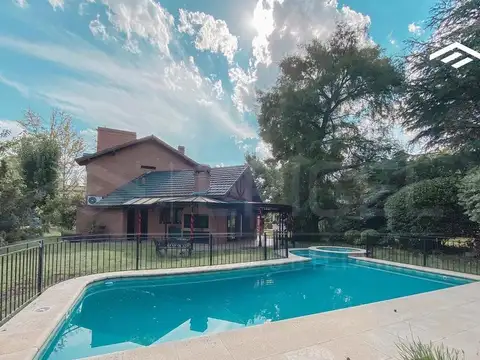 Casa 4 ambientes con 4 baños