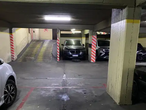 COCHERA SOBRE AVENIDA BELGRANO