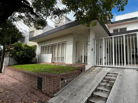 VENTA CASA 4 DORMITORIOS 3 BAÑOS BARRIO CRISOL SUR