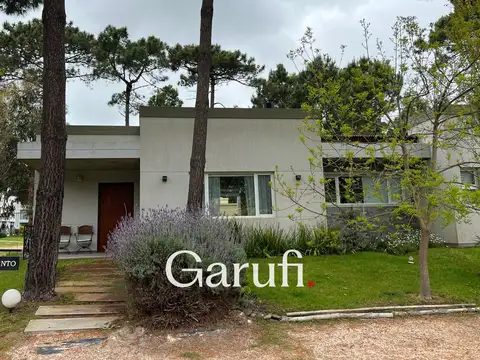 Casa en Venta en Pinamar barrio Alamos 2 con permuta