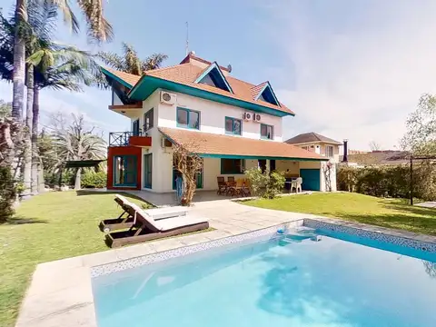 VENTA CASA 6 AMBIENTES - BOATCENTER- con vista al rio, pileta y amarra