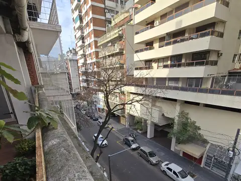 Venta Departamento 5 Ambientes con Dependencia, Balcón Corrido y Terraza Propia con Parrilla – Villa Crespo
