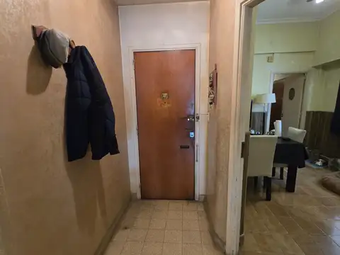 Tte. Gral. Eustoquio Frías 400 100, Piso 2