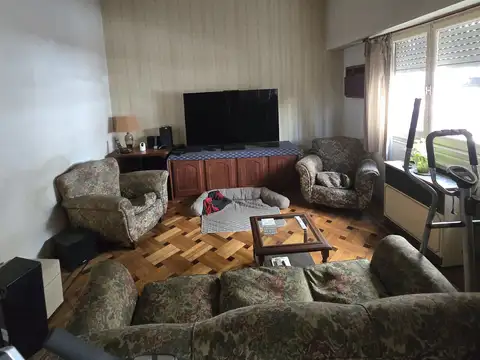 Tte. Gral. Eustoquio Frías 400 100, Piso 2
