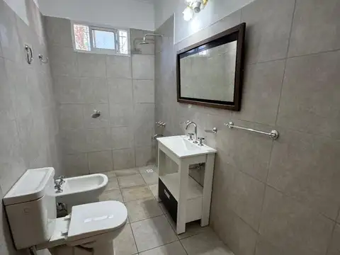 Casa en Alquiler con 1 cochera