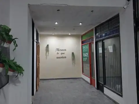 Venta de LOCAL EN GALERIA  La Plata