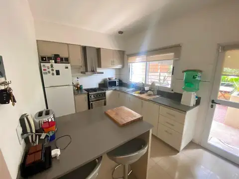 Casa 3 ambientes con 2 baños