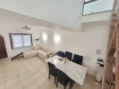 Depto Tipo Casa 4 ambientes con 1 baño