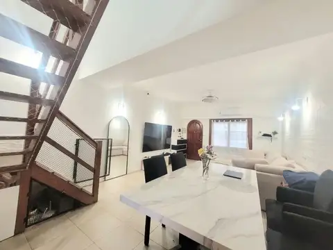 Depto Tipo Casa en Alquiler con 1 cocheras