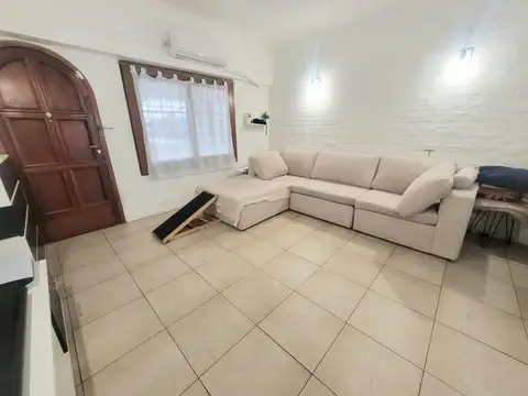 Depto Tipo Casa en Alquiler de 4 ambientes