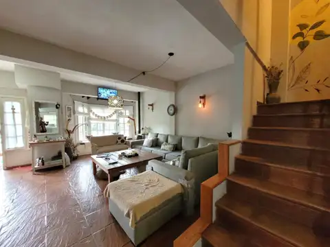 Triplex 5 Ambientes venta Ciudad Jardín pileta
