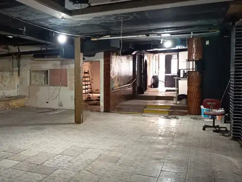 Local en Venta 82 años