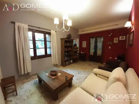 Hermosa casa de 5 Ambientes con patio, terraza y cochera