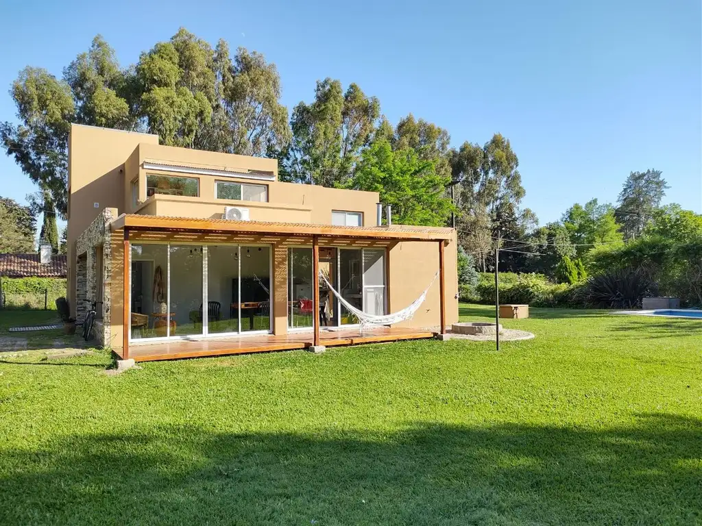 Casa en Alquiler - 4 dormitorios -