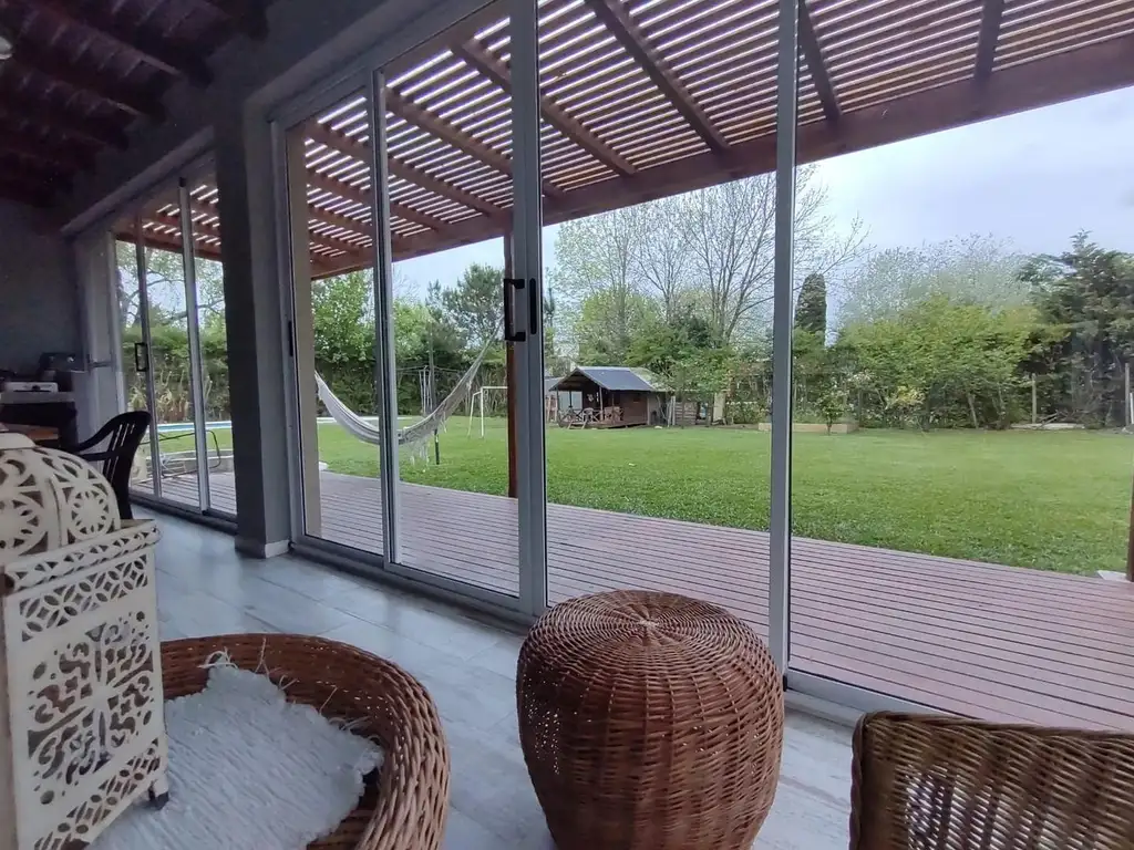 706 - 4 dormitorios con cochera