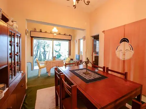 Casa 5 ambientes con 2 baños