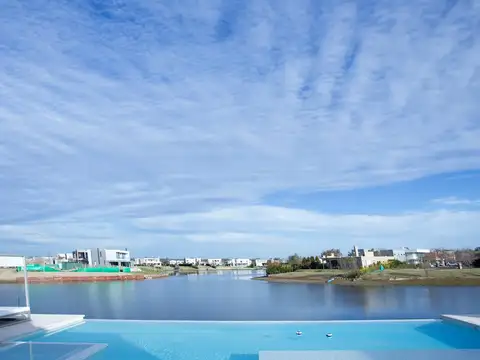 Casa en San Matias al lago en lote doble en venta y alquiler anual con muebles