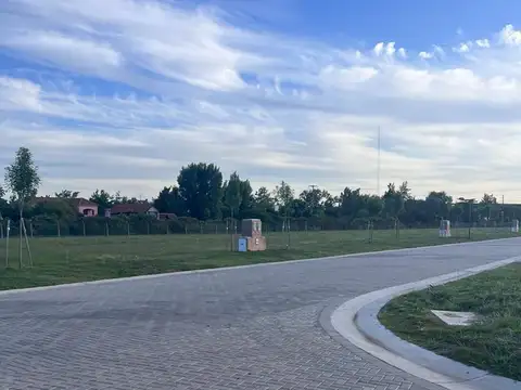 Lote en Venta en Los Cardos- Pilar