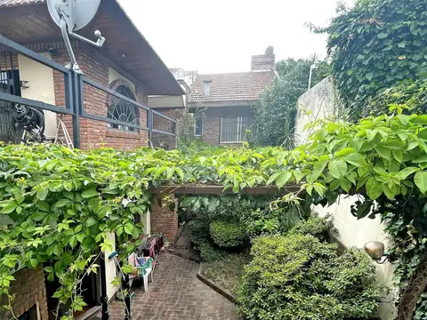 VENTA CASA 4 AMB FLORESTA - GRAN PATIO Y TERRAZA
