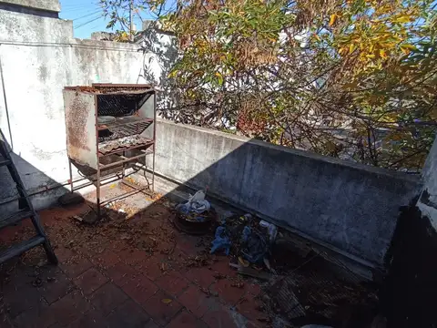 OPORTUNIDAD  Casda en lote propio y espacio aéreo