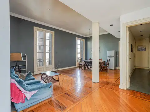 Departamento en venta en Balvanera cinco ambientes Mucha luz