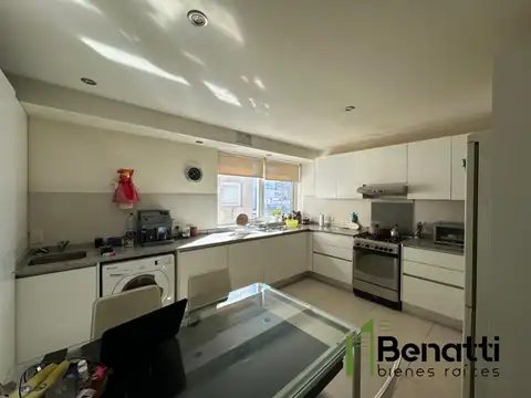 DEPARTAMENTO SEMIPISO 4 AMBIENTES CON UNA COCHERA EN VENTA