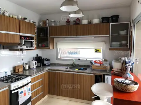 Departamento 5 ambientes con 2 baños