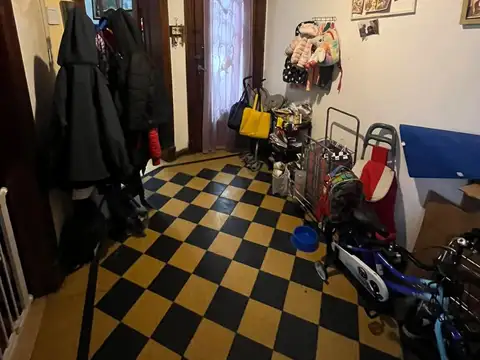 OPORTUNIDAD PH 3 AMBIENTES 2 PISO X ESCALERAS, BAJAS EXPENSAS