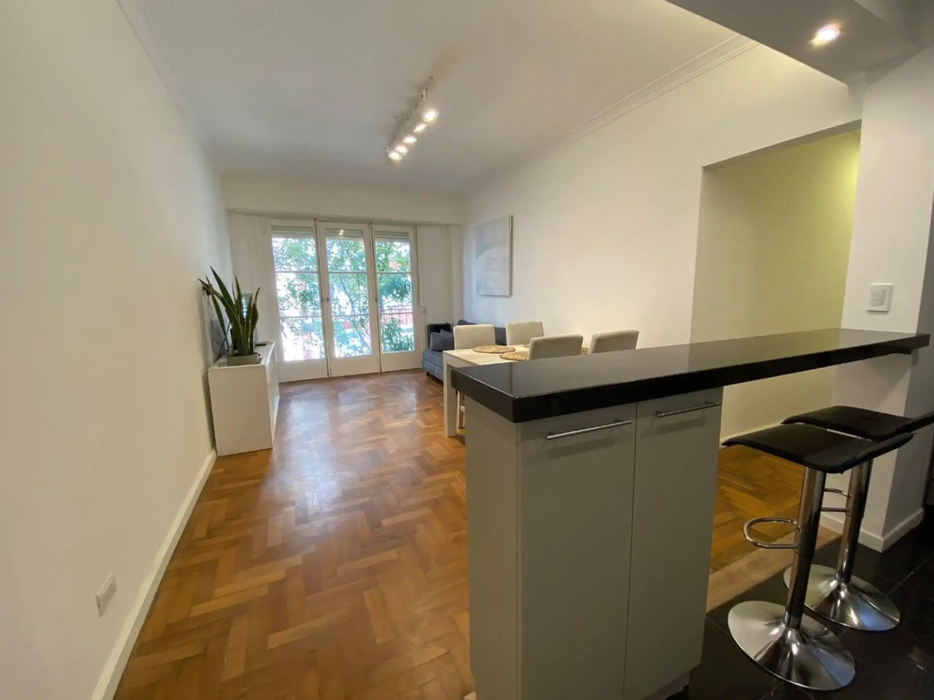 Venta Depto 3 amb Reciclado c/balcon en Pza Colon