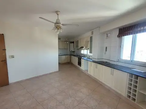 Departamento en Alquiler de 3 dormitorios