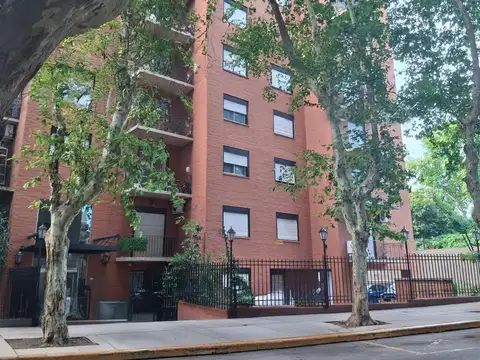 Departamento en venta en San Isidro, dos ambientes próximo a estación.