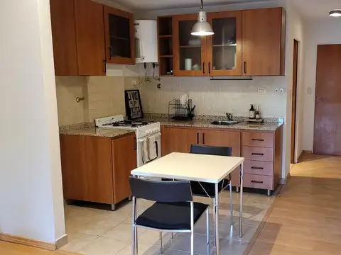 MONOAMBIENTE c/BALCÓN APTO PROF. c/SUM y LAUNDRY  