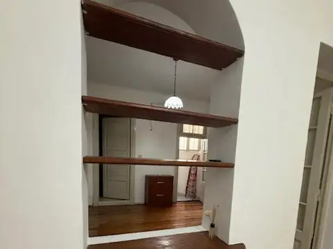 Eleodoro Lobos 400, Piso 1°