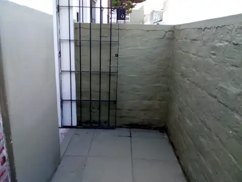SE VENDE COMPLEJO DE DEPARTAMENTOS MAS CASA AL FONDO