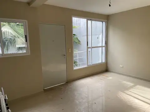 Ricardo Monner Sans 4400, Piso 1
