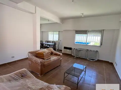 Casa 6 ambientes con 2 baños