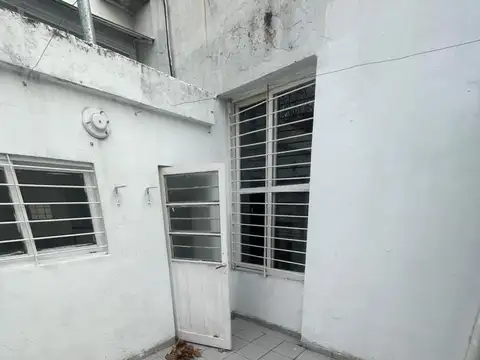 Casa 2 ambientes con 1 baño