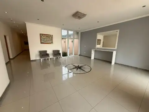 De Dominicis 1100, Piso PB